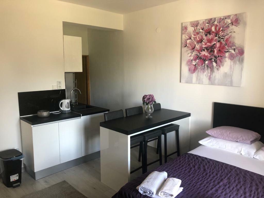 Apartmani Mihaljevic Подгора Экстерьер фото